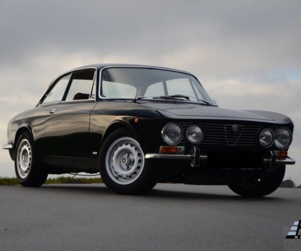 Alfa Romeo GT 2000