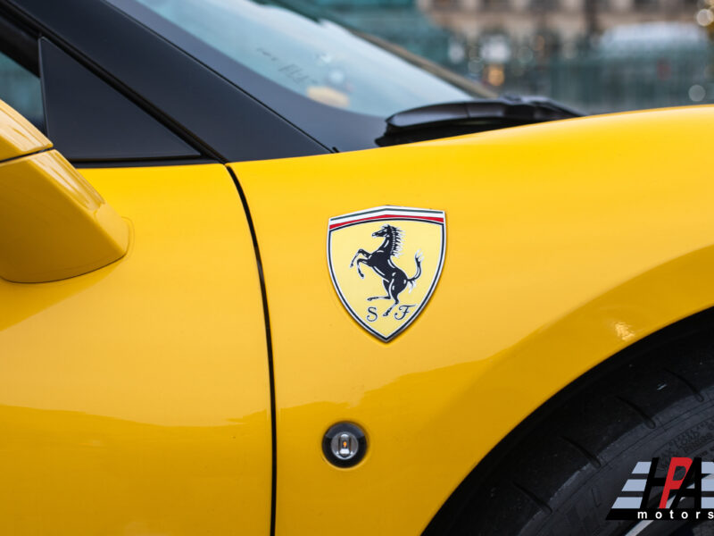 Ferrari F8 Spider Jaune Vendôme