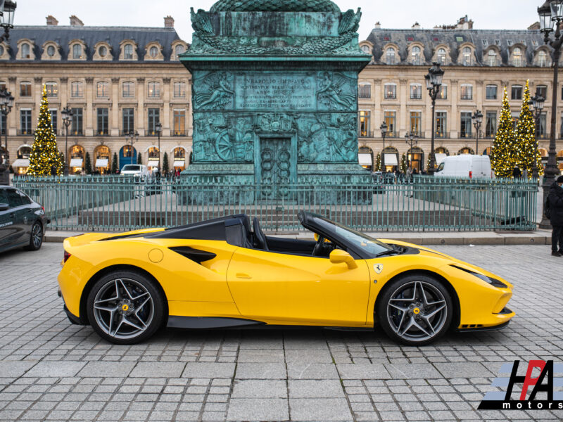 Ferrari F8 Spider Jaune Vendôme