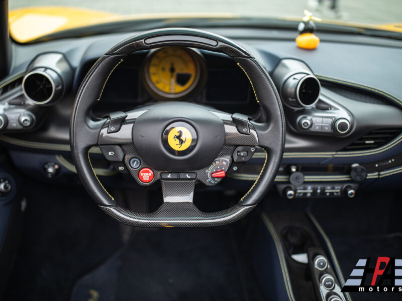 Ferrari F8 Spider Jaune Vendôme