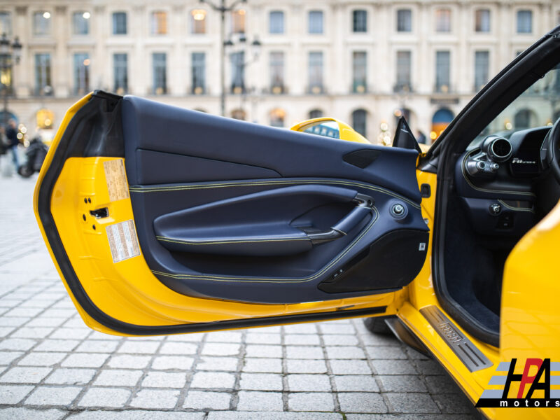 Ferrari F8 Spider Jaune Vendôme