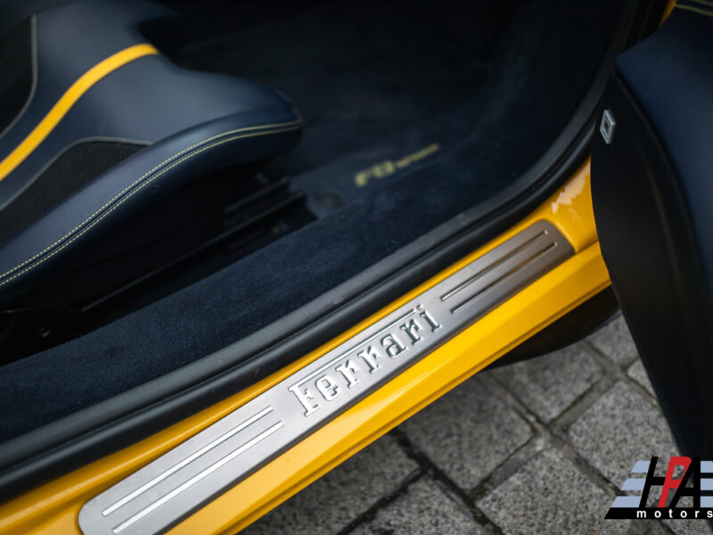 Ferrari F8 Spider Jaune Vendôme