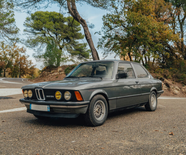BMW E21 323 I