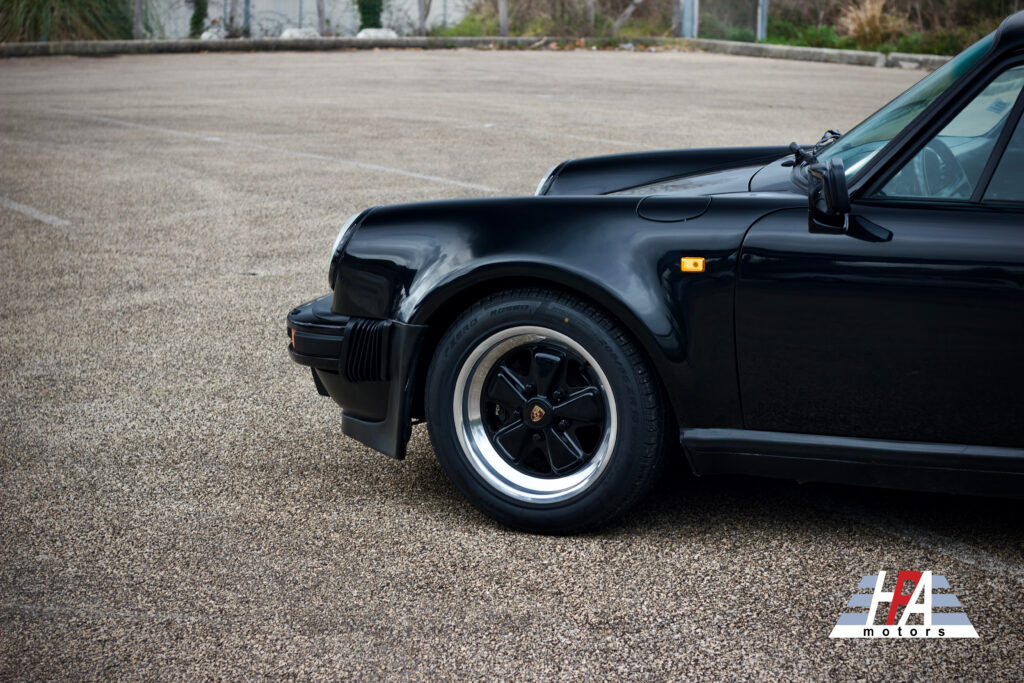 PORSCHE 930 TURBO