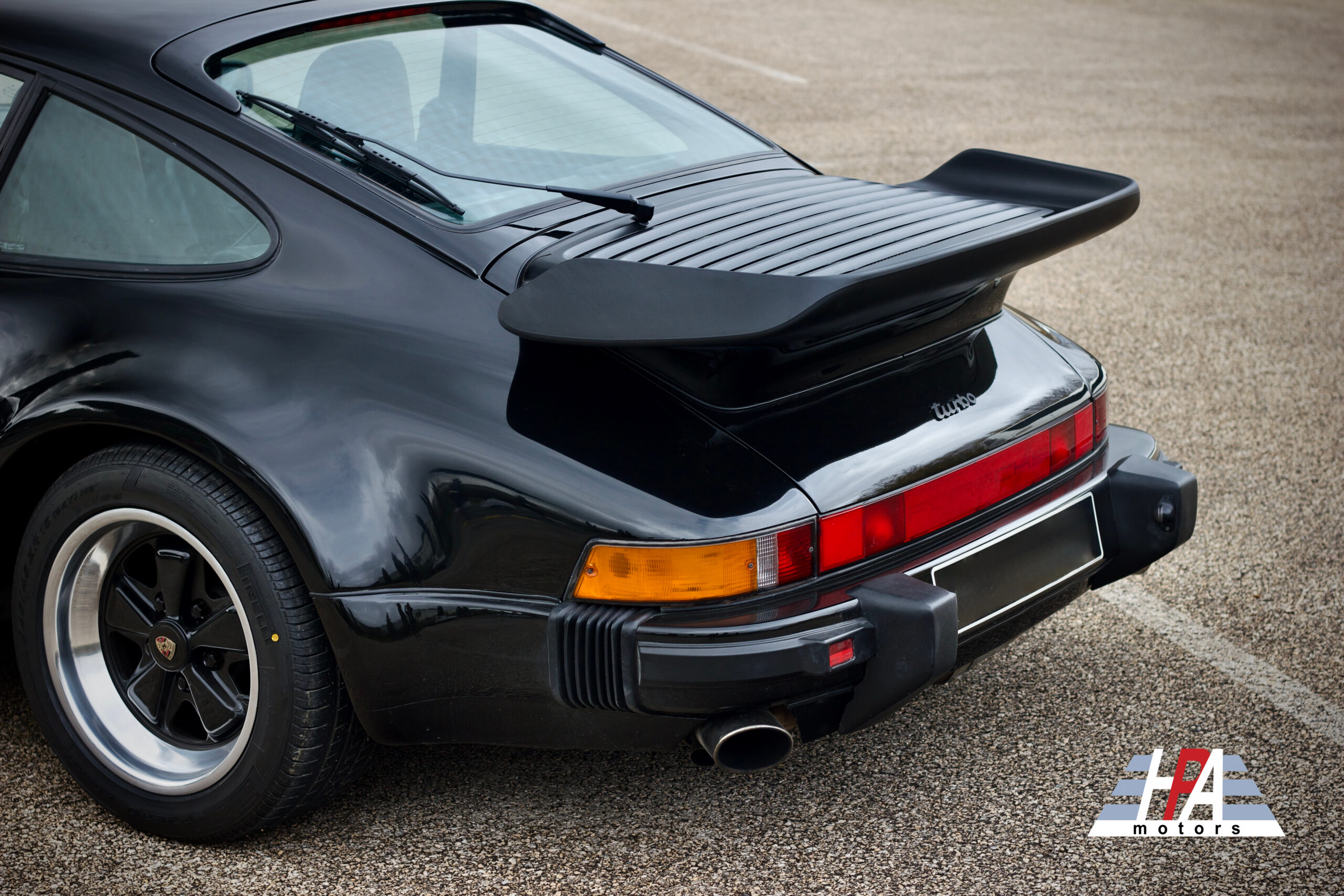 PORSCHE 930 TURBO