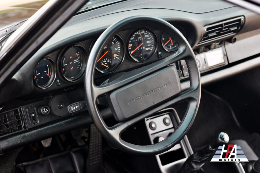 PORSCHE 930 TURBO