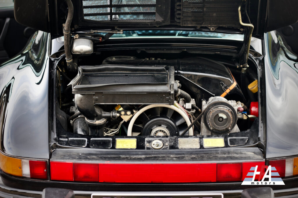 PORSCHE 930 TURBO
