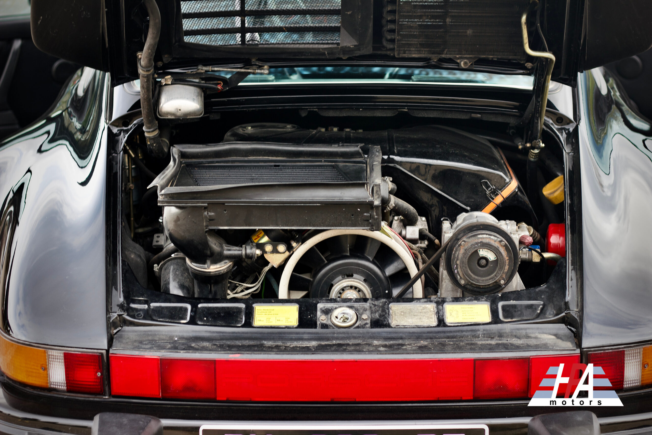 PORSCHE 930 TURBO