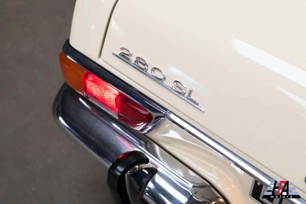 MERCEDES 280 SL PAGODE