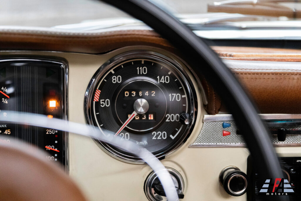 MERCEDES 280 SL PAGODE