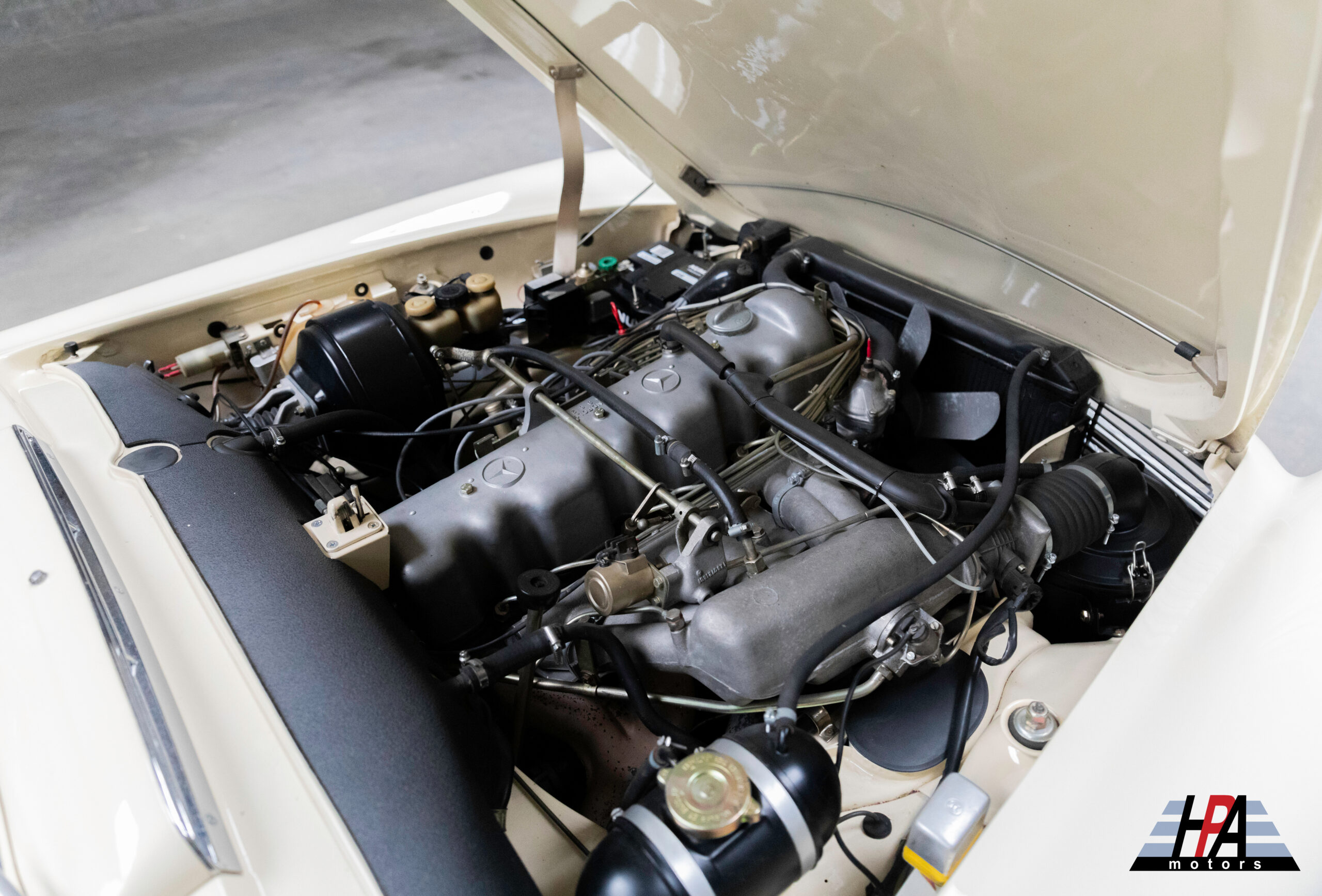 MERCEDES 280 SL PAGODE