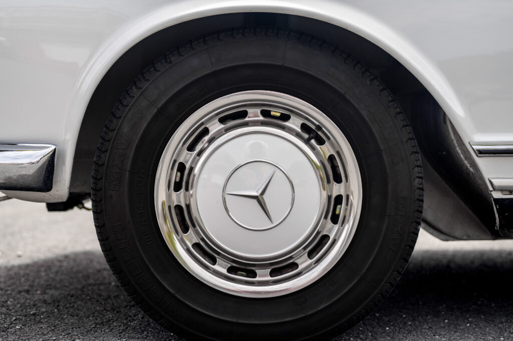 MERCEDES 250 SL PAGODE