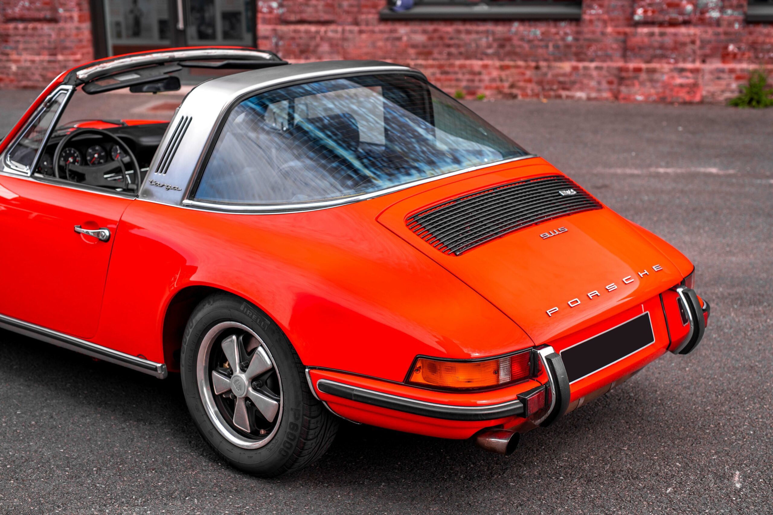 PORSCHE 911 2.4S TARGA