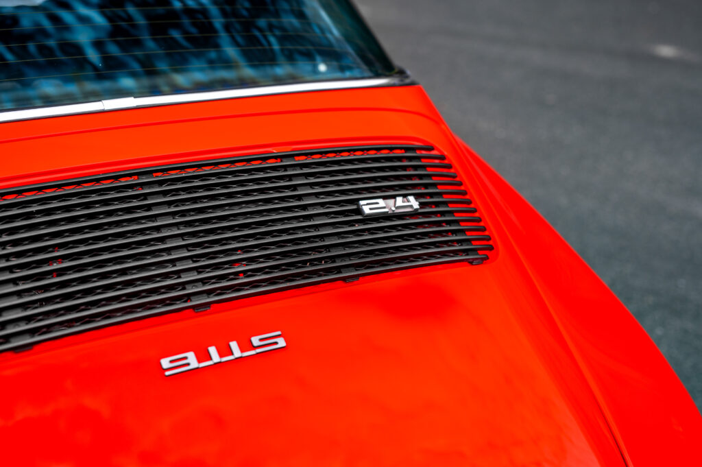 PORSCHE 911 2.4S TARGA