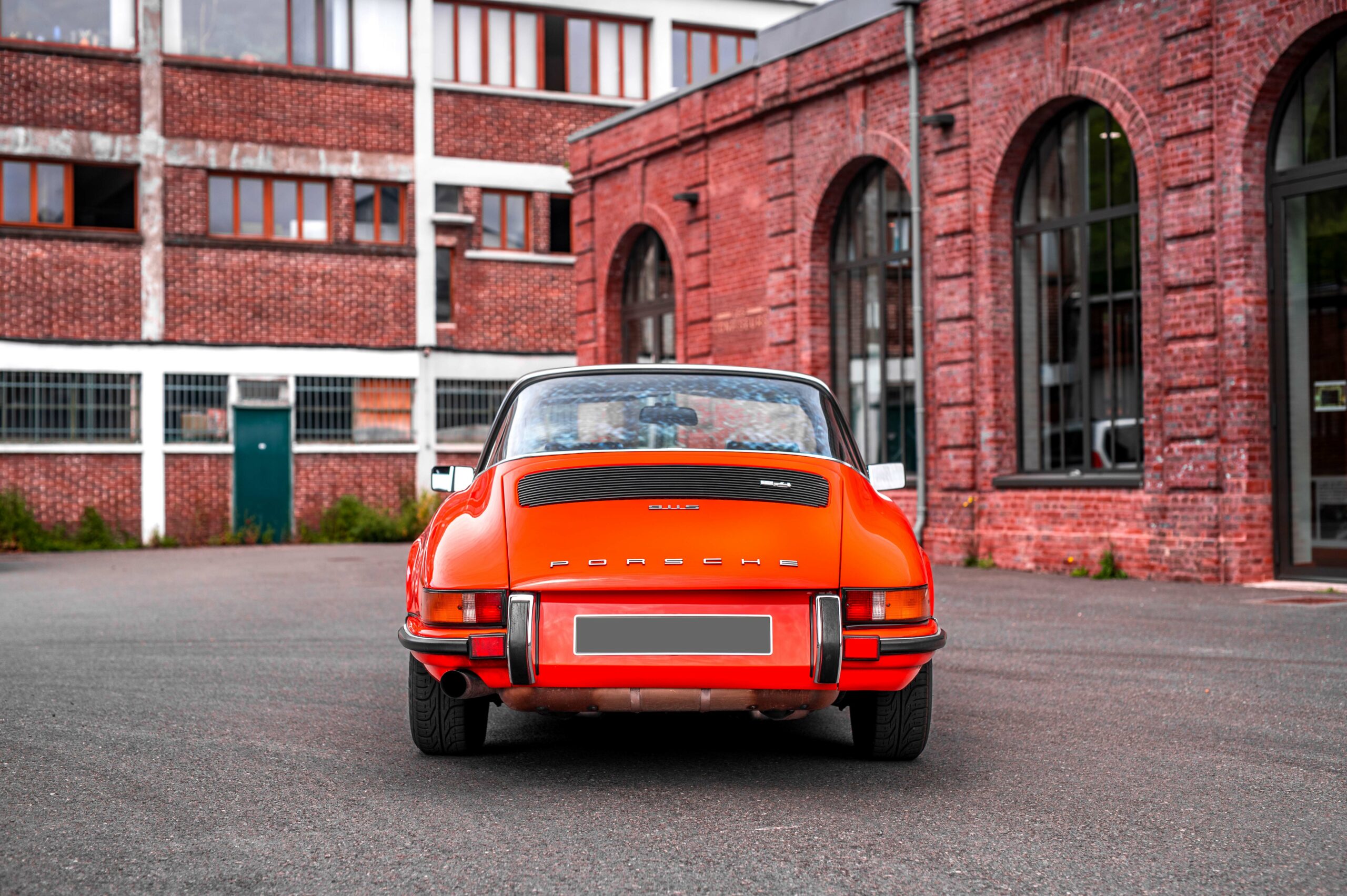 PORSCHE 911 2.4S TARGA