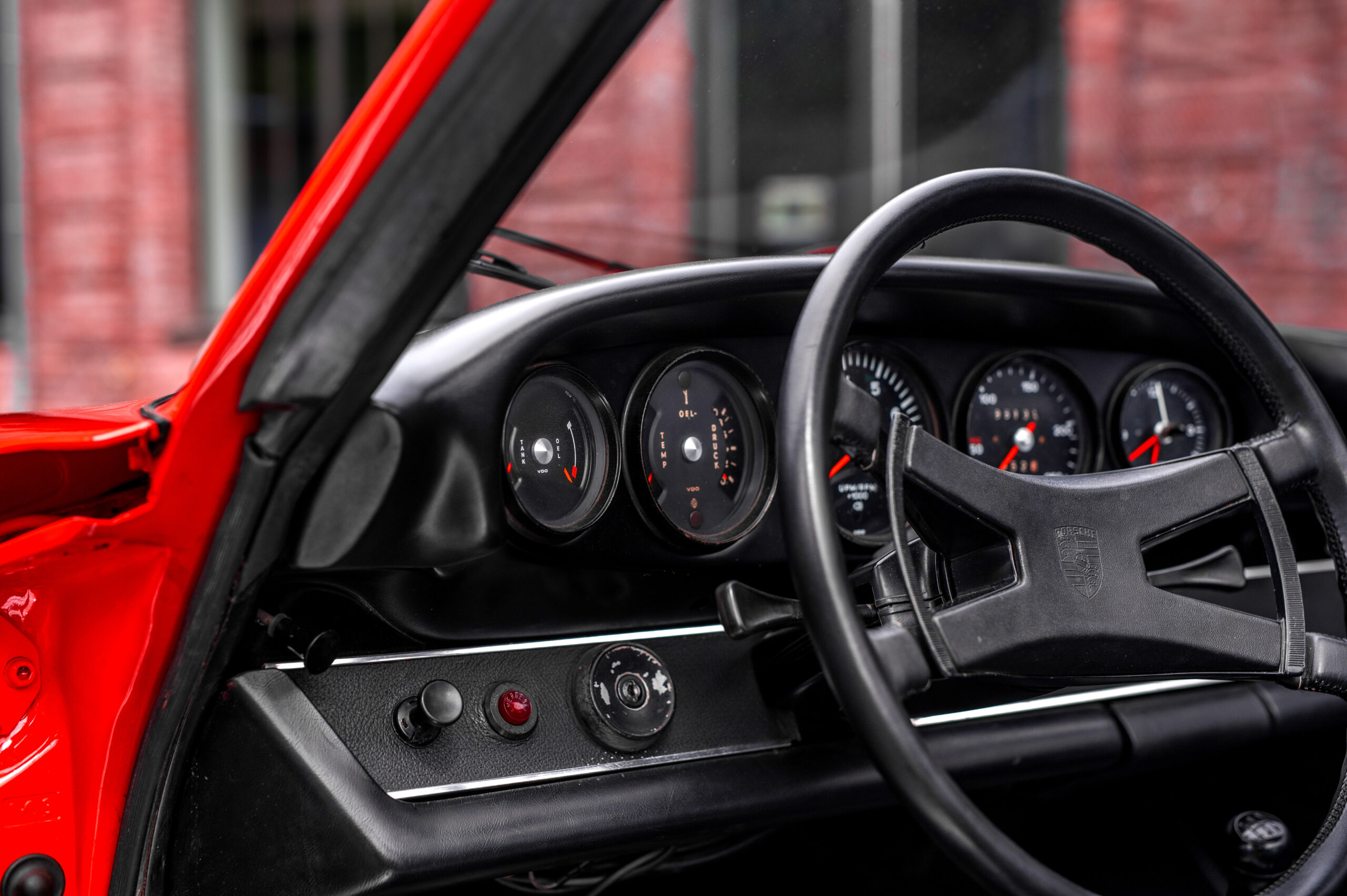 PORSCHE 911 2.4S TARGA