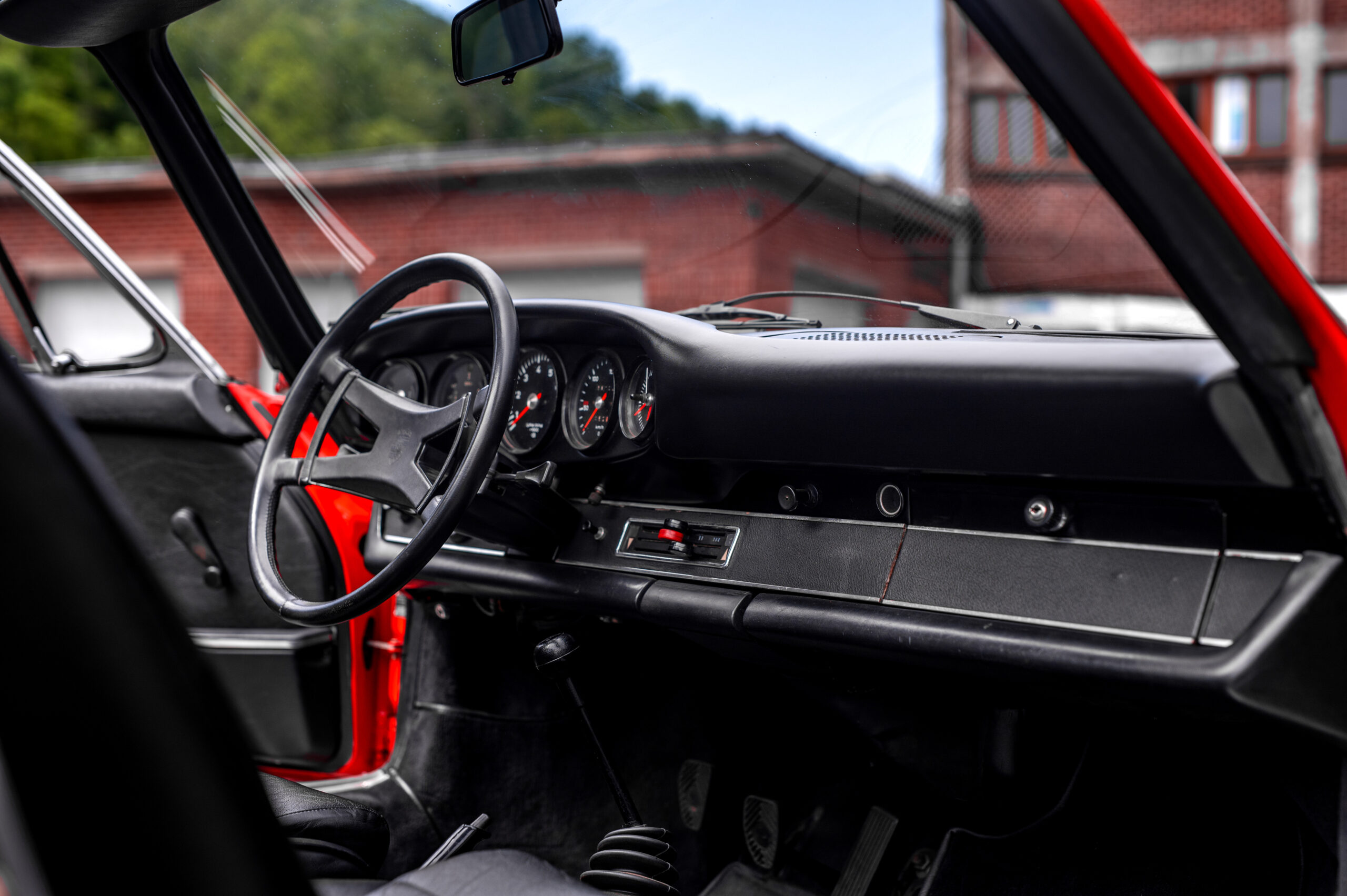 PORSCHE 911 2.4S TARGA