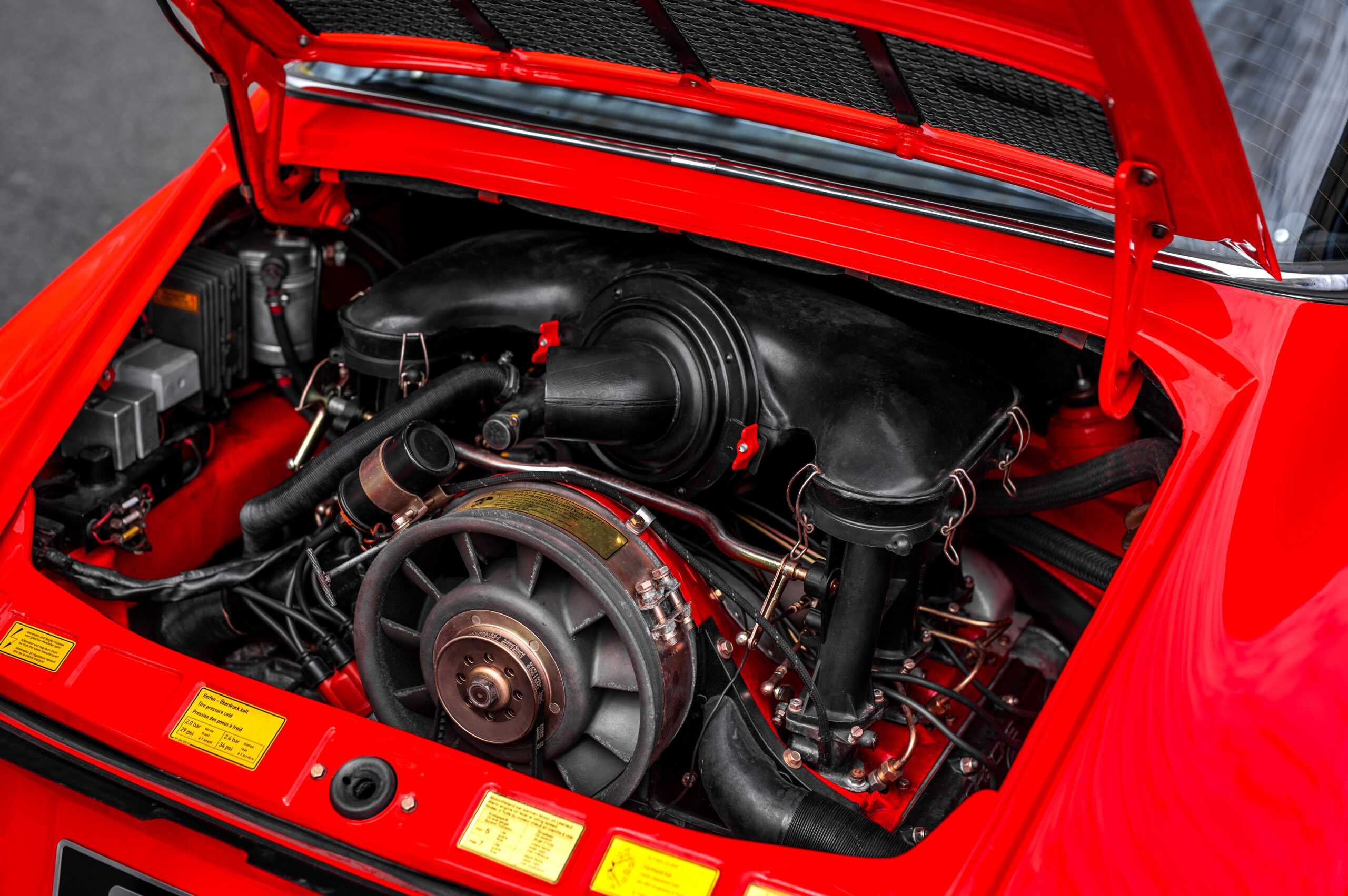 PORSCHE 911 2.4S TARGA
