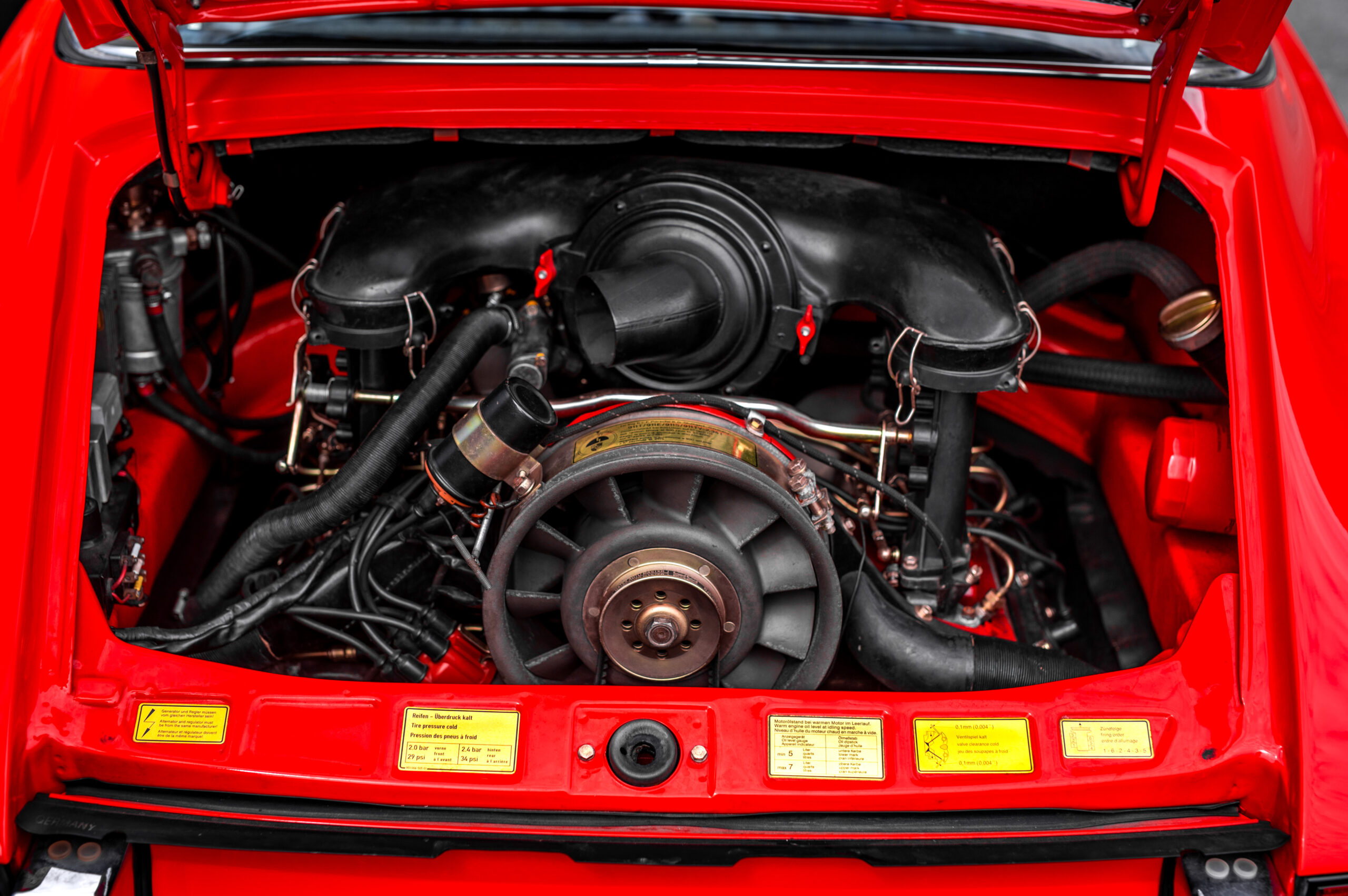 PORSCHE 911 2.4S TARGA