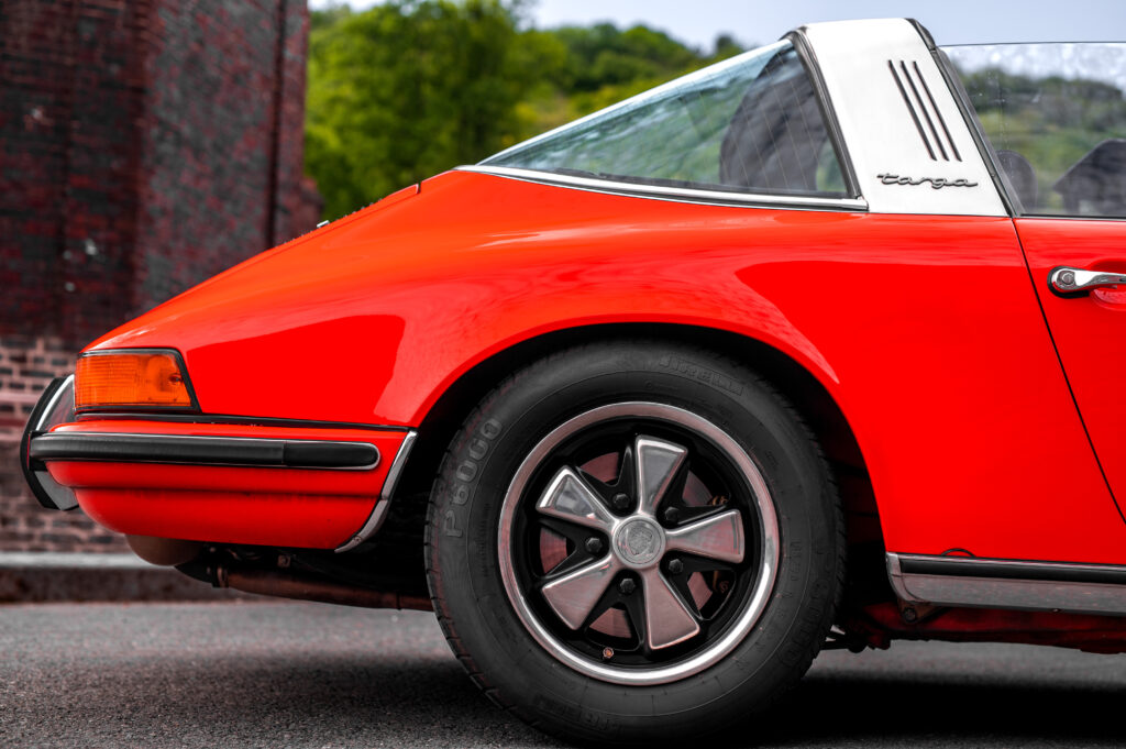 PORSCHE 911 2.4S TARGA