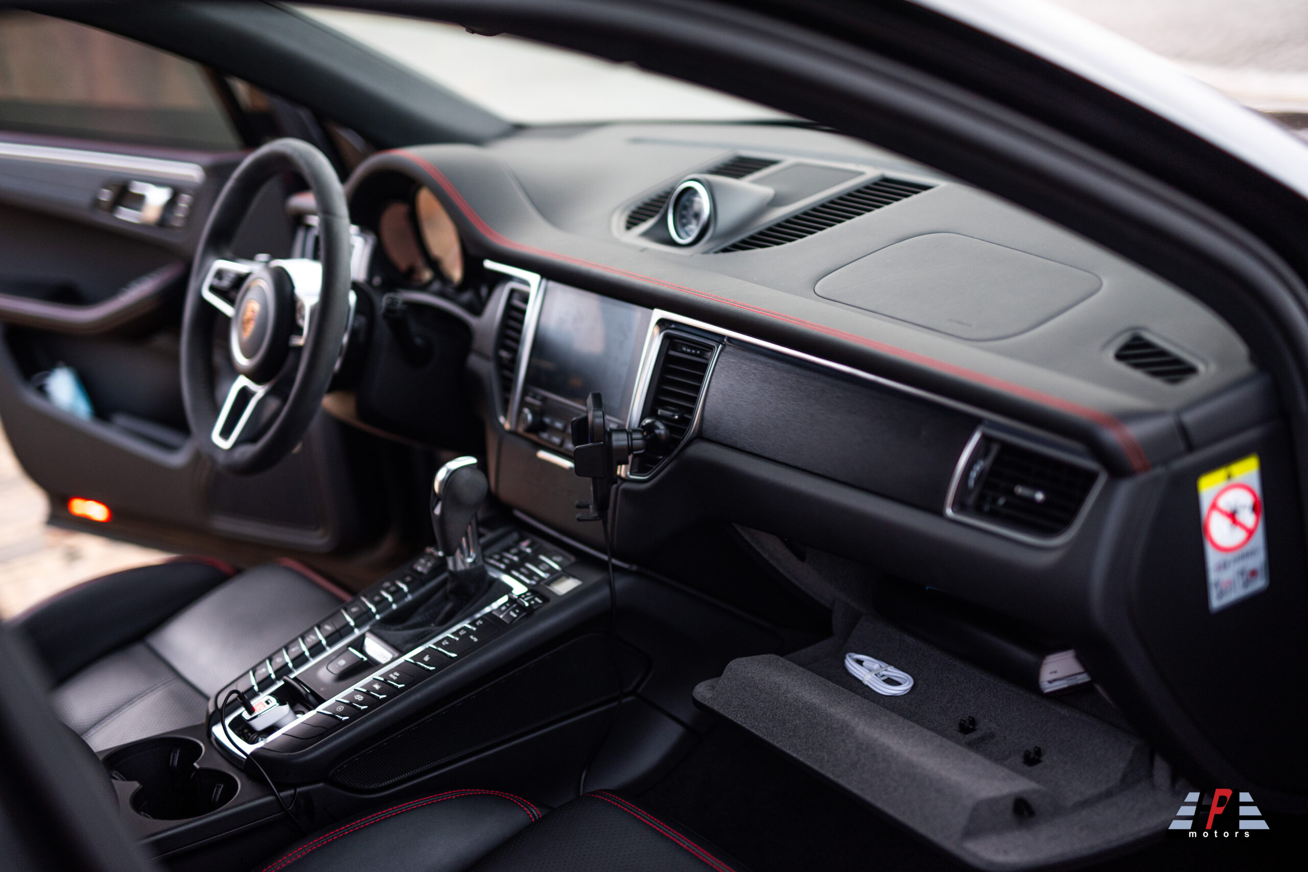 PORSCHE MACAN GTS