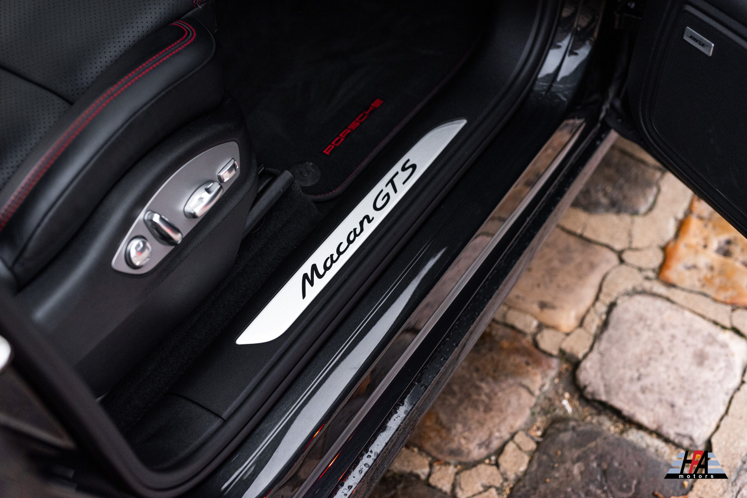 PORSCHE MACAN GTS