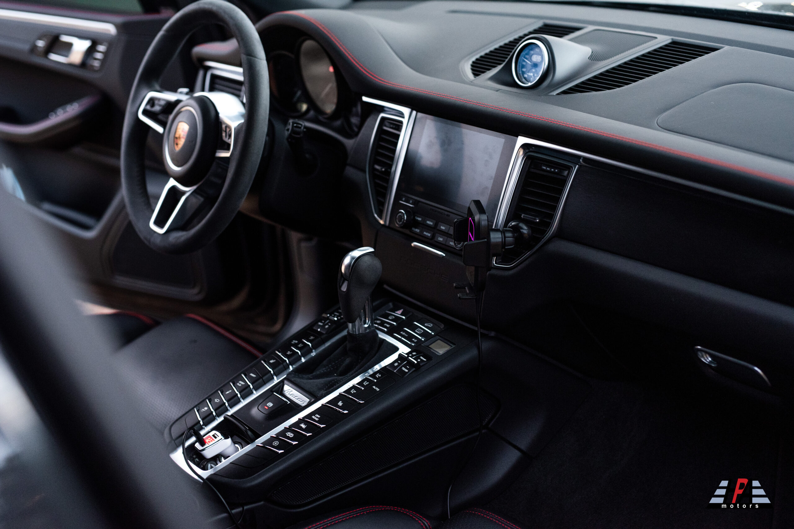 PORSCHE MACAN GTS