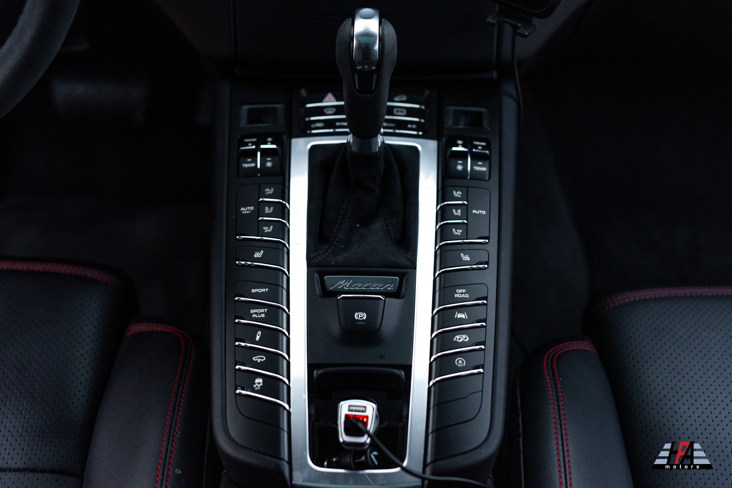 PORSCHE MACAN GTS