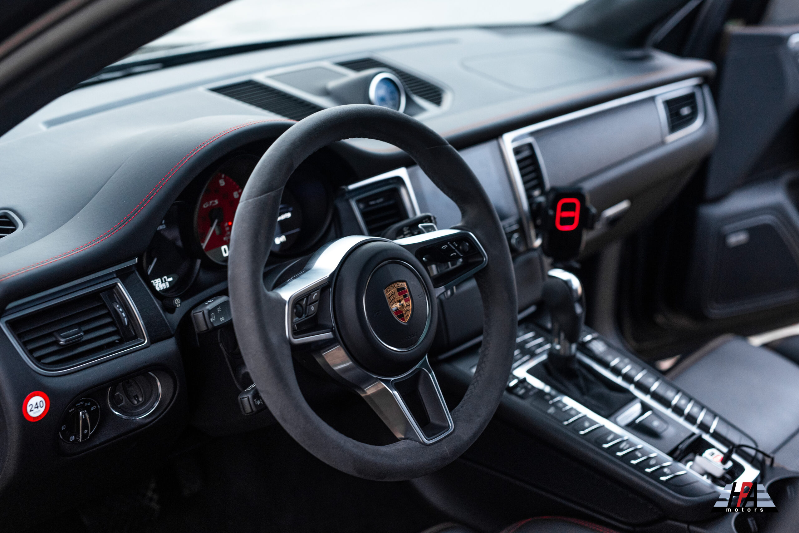 PORSCHE MACAN GTS