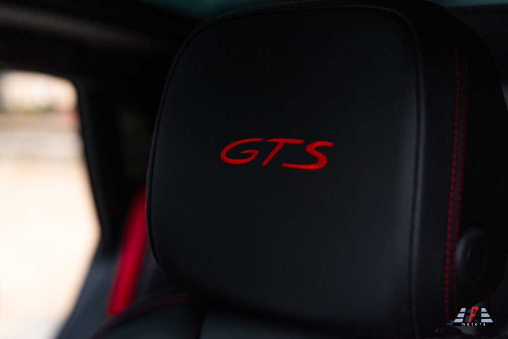 PORSCHE MACAN GTS