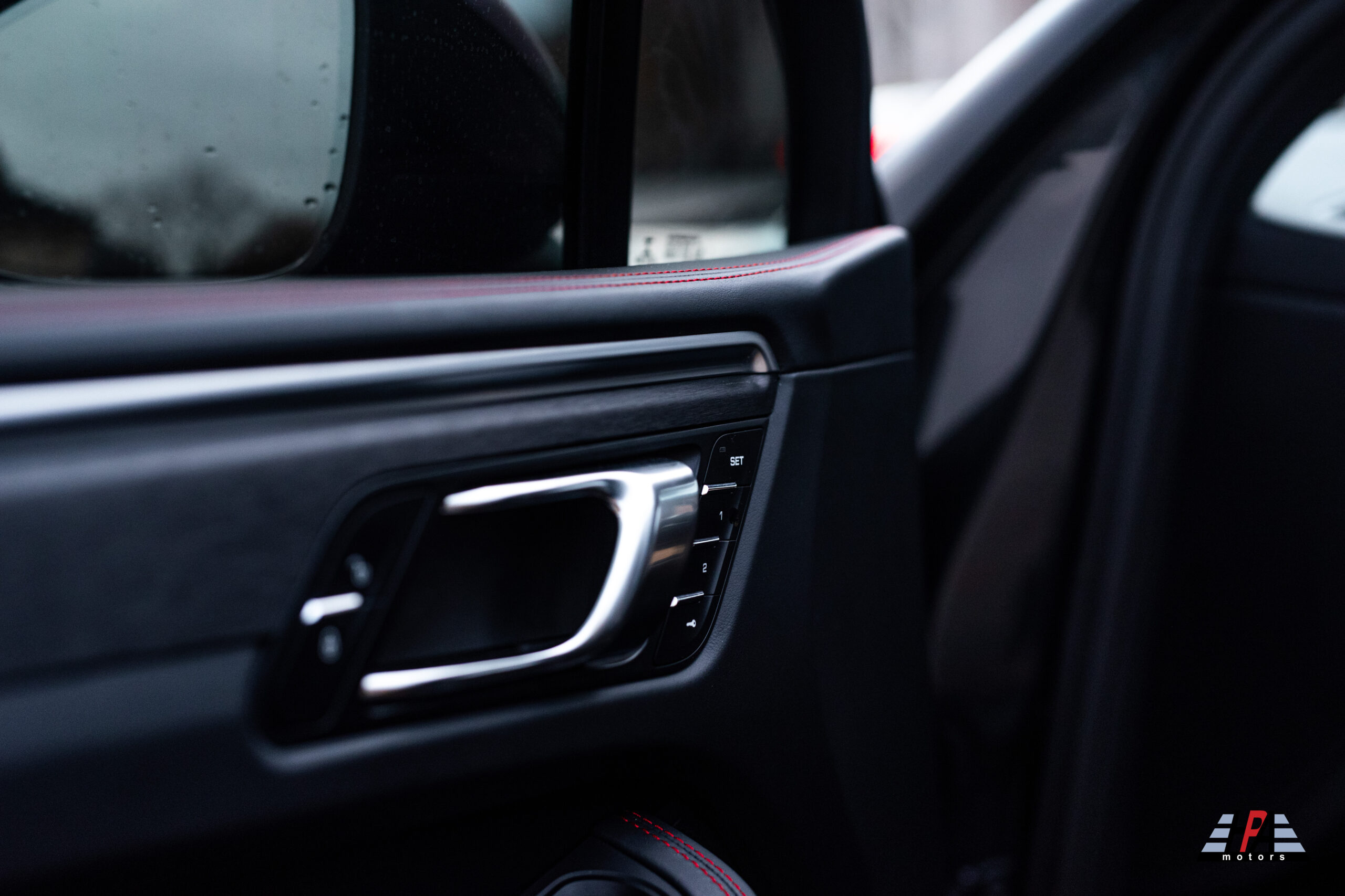 PORSCHE MACAN GTS
