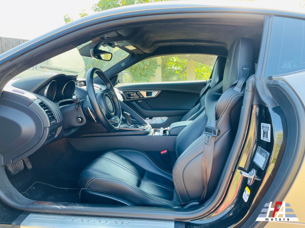 JAGUAR F-TYPE R