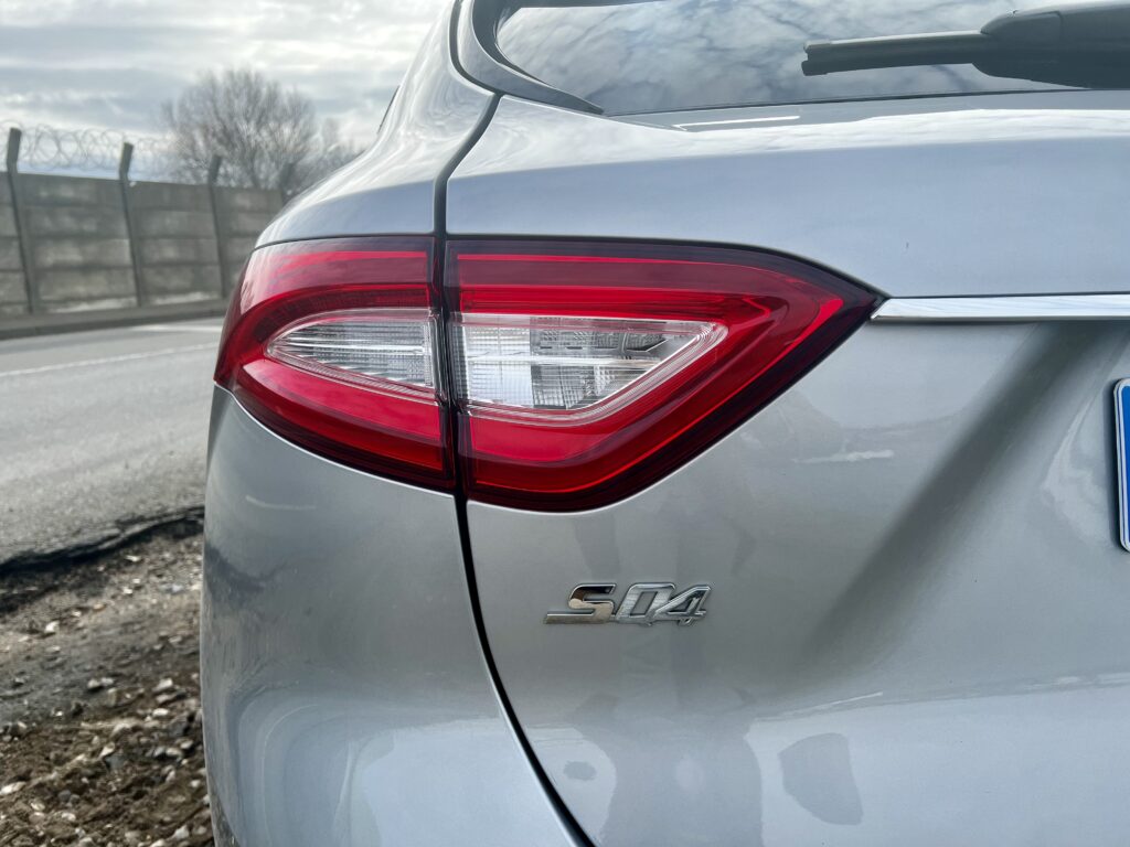 MASERATI LEVANTE SQ4
