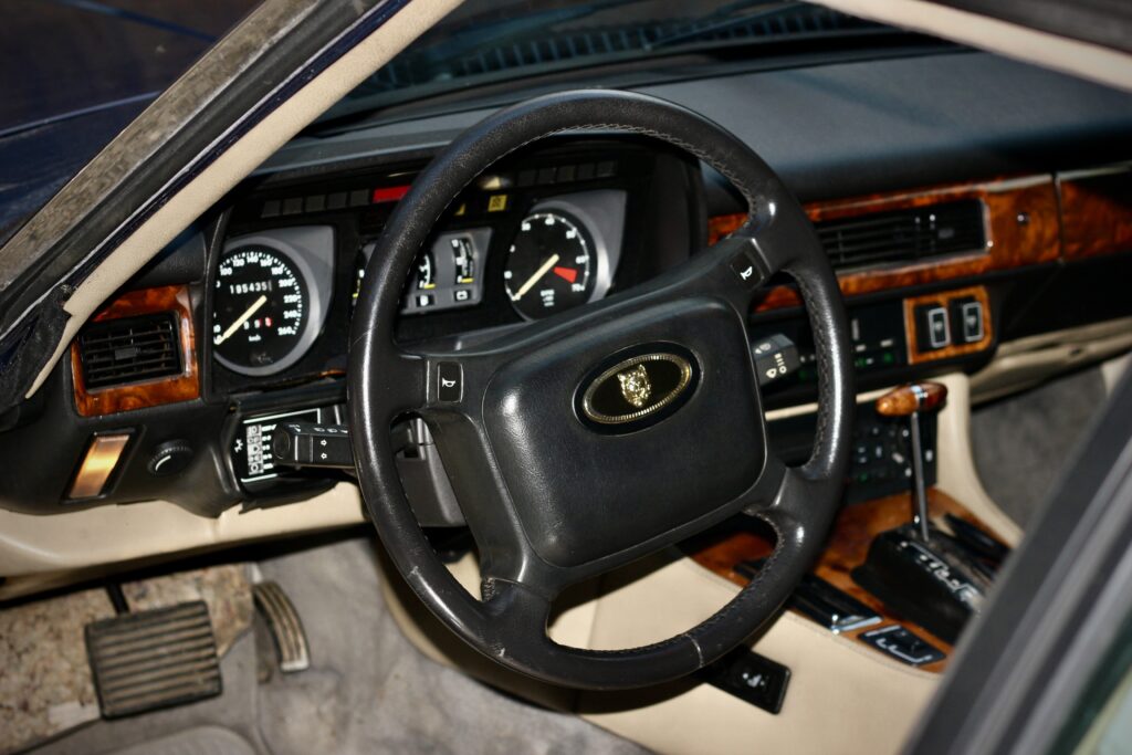 JAGUAR XJS V12