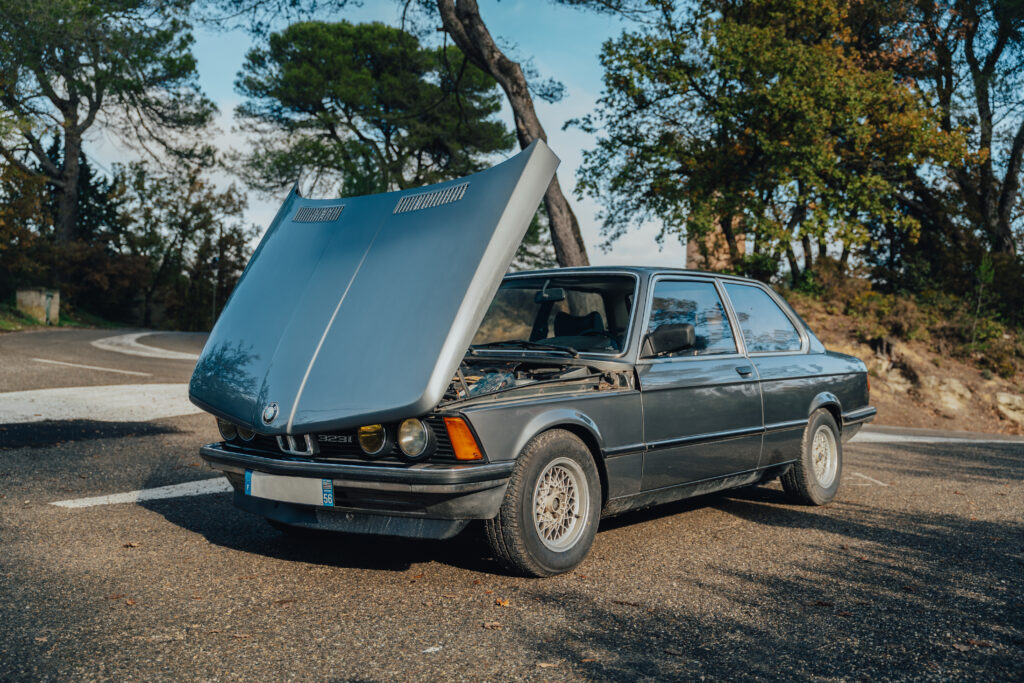 BMW E21 323 I