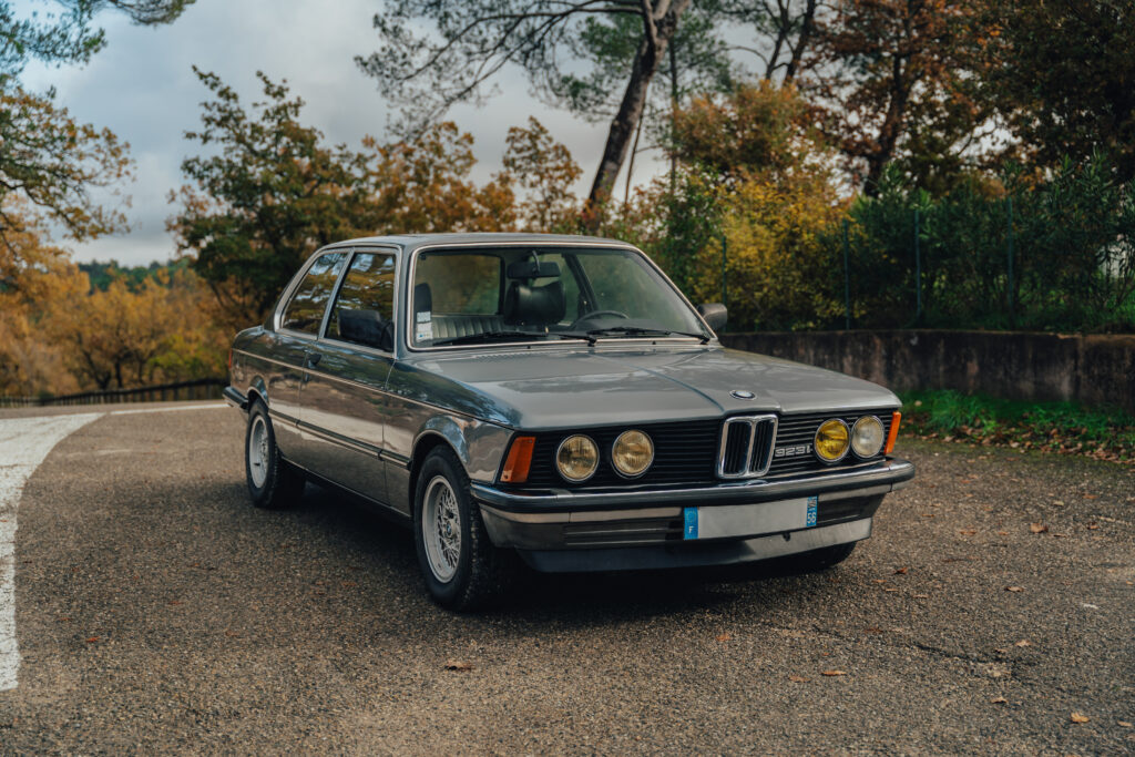 BMW E21 323 I