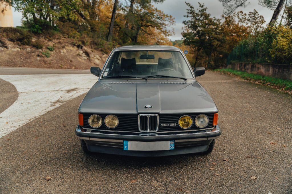 BMW E21 323 I
