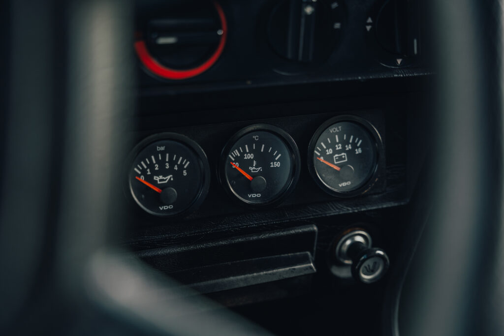 BMW E21 323 I