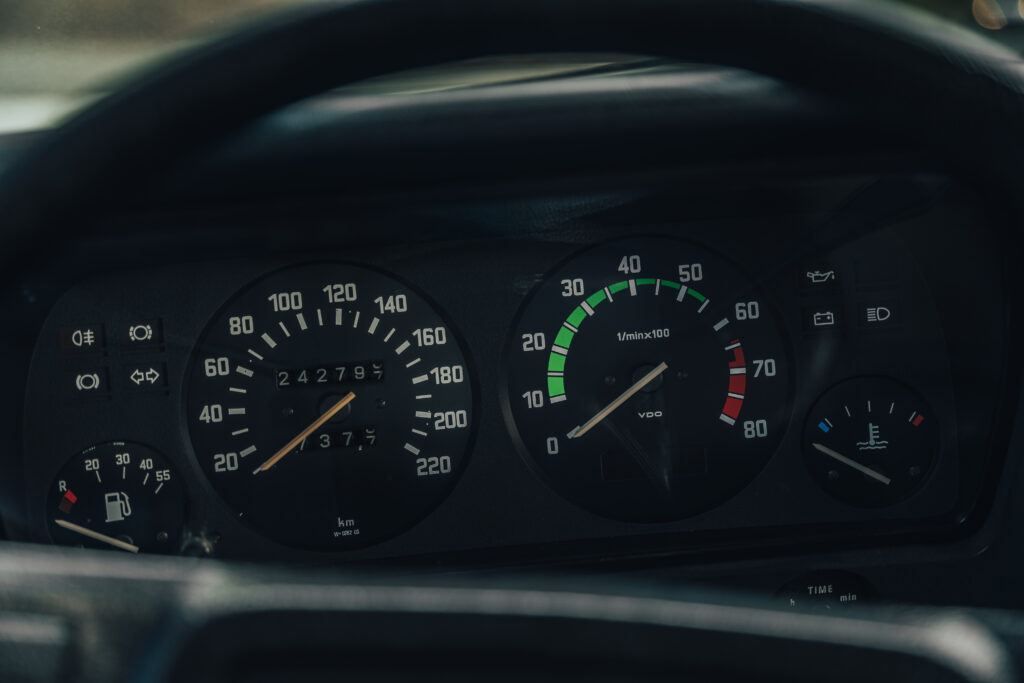 BMW E21 323 I