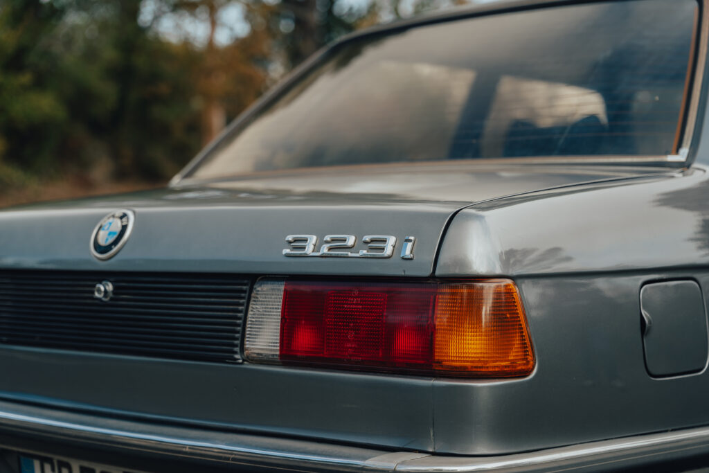 BMW E21 323 I
