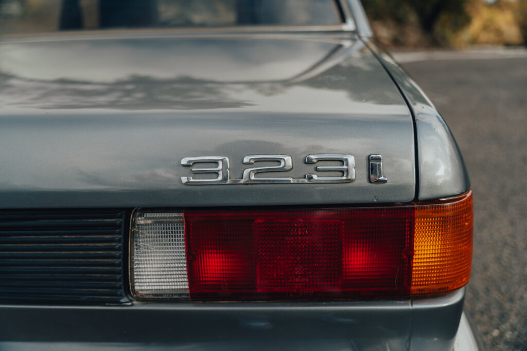 BMW E21 323 I