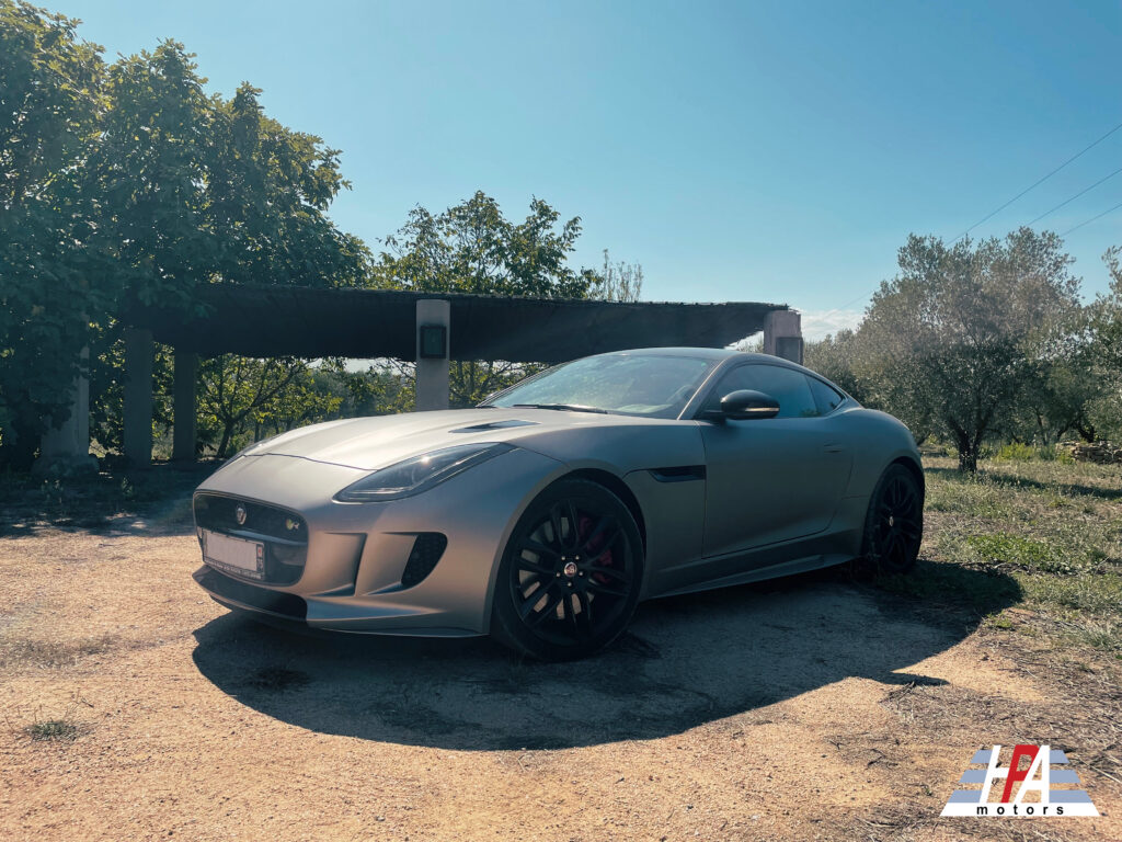 JAGUAR F-TYPE R