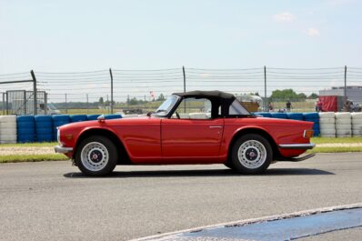 TRIUMPH TR6 PI