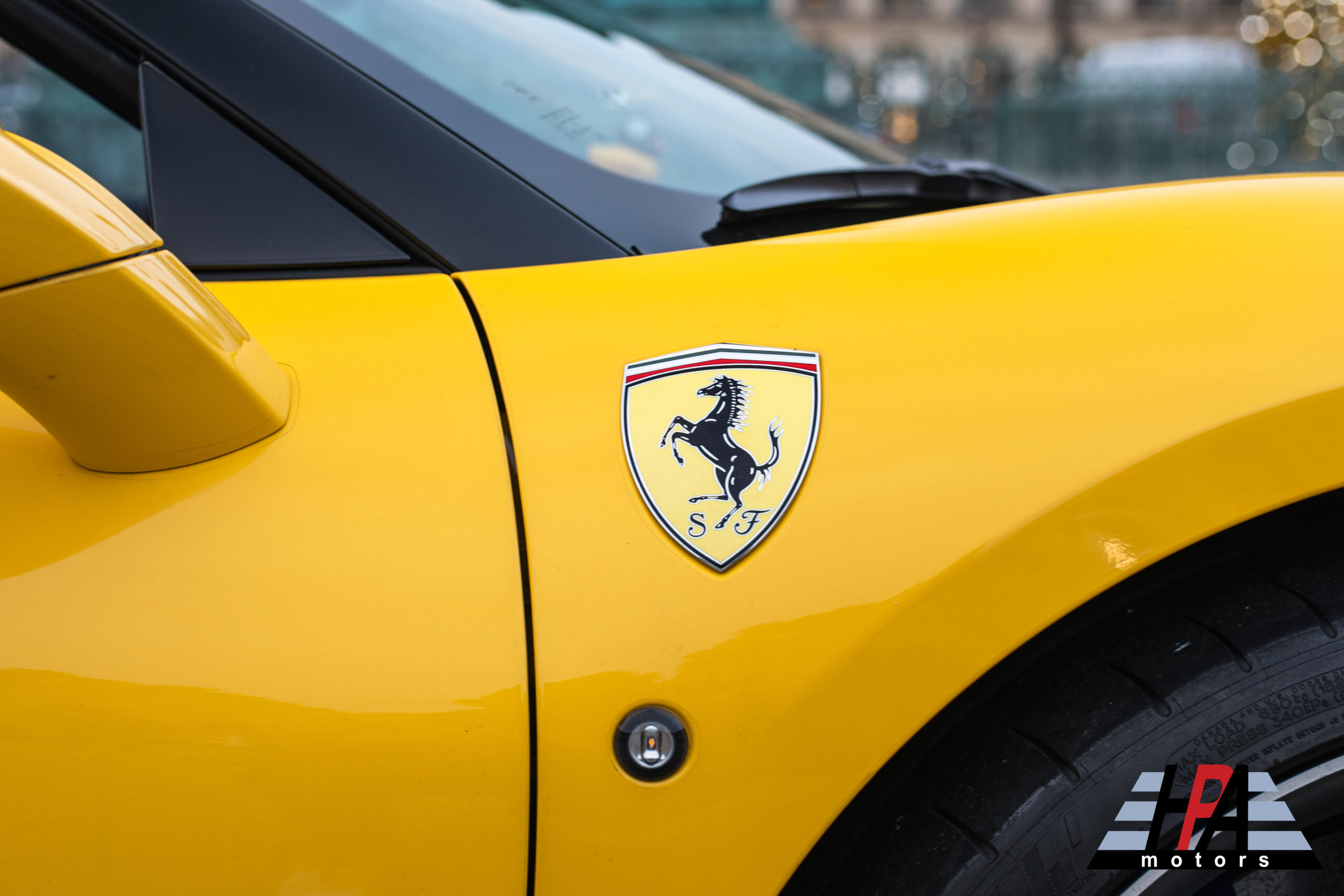 FERRARI F8 SPIDER