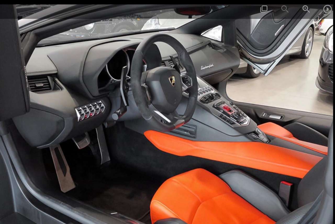LAMBORGHINI AVENTADOR LP 700-4