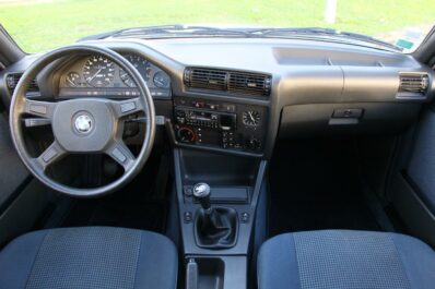BMW E30 325 IX