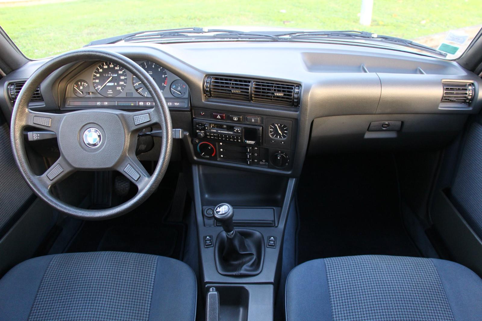 BMW E30 325 IX