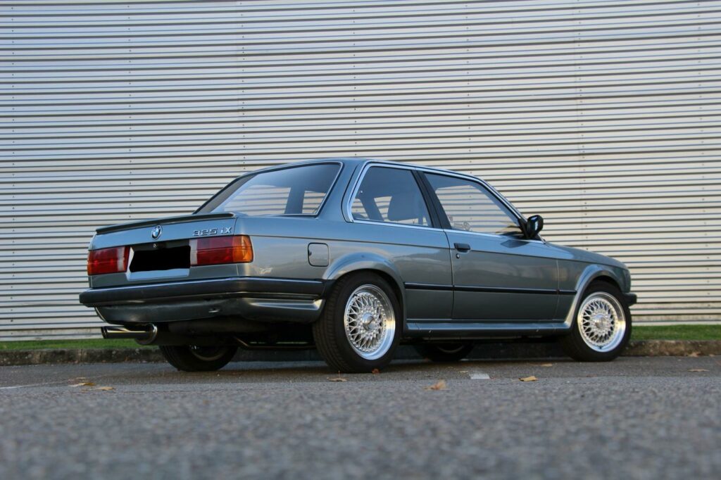 BMW E30 325 IX