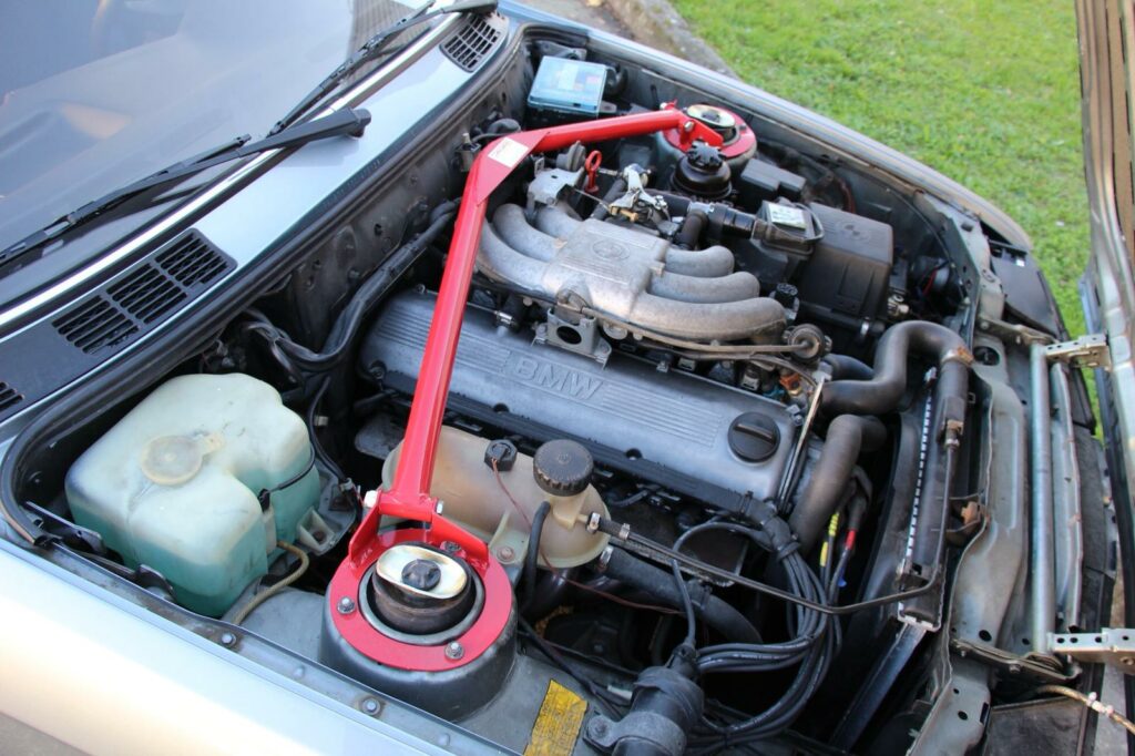 BMW E30 325 IX