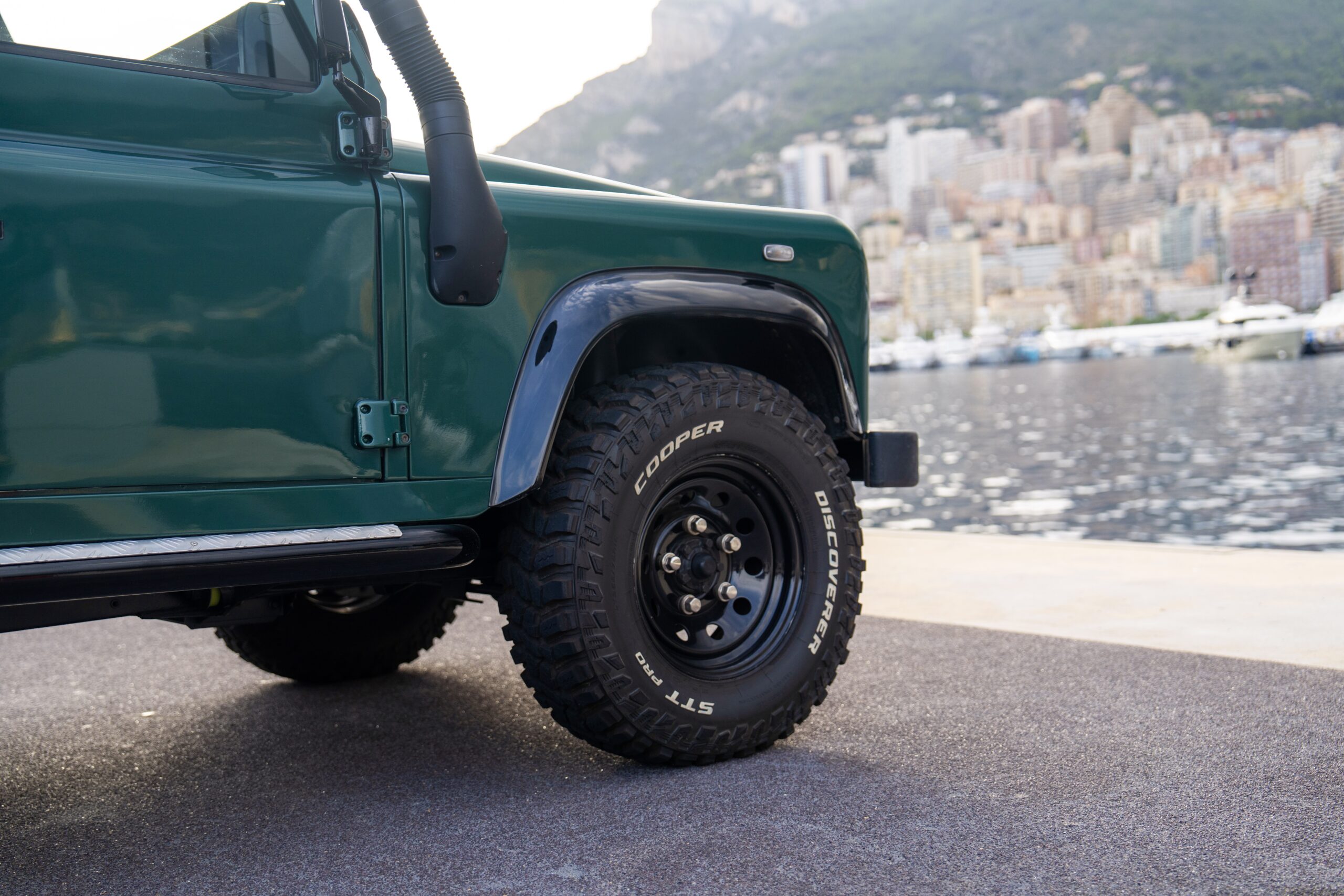 LAND ROVER DEFENDER « PICK-UP » 1/1